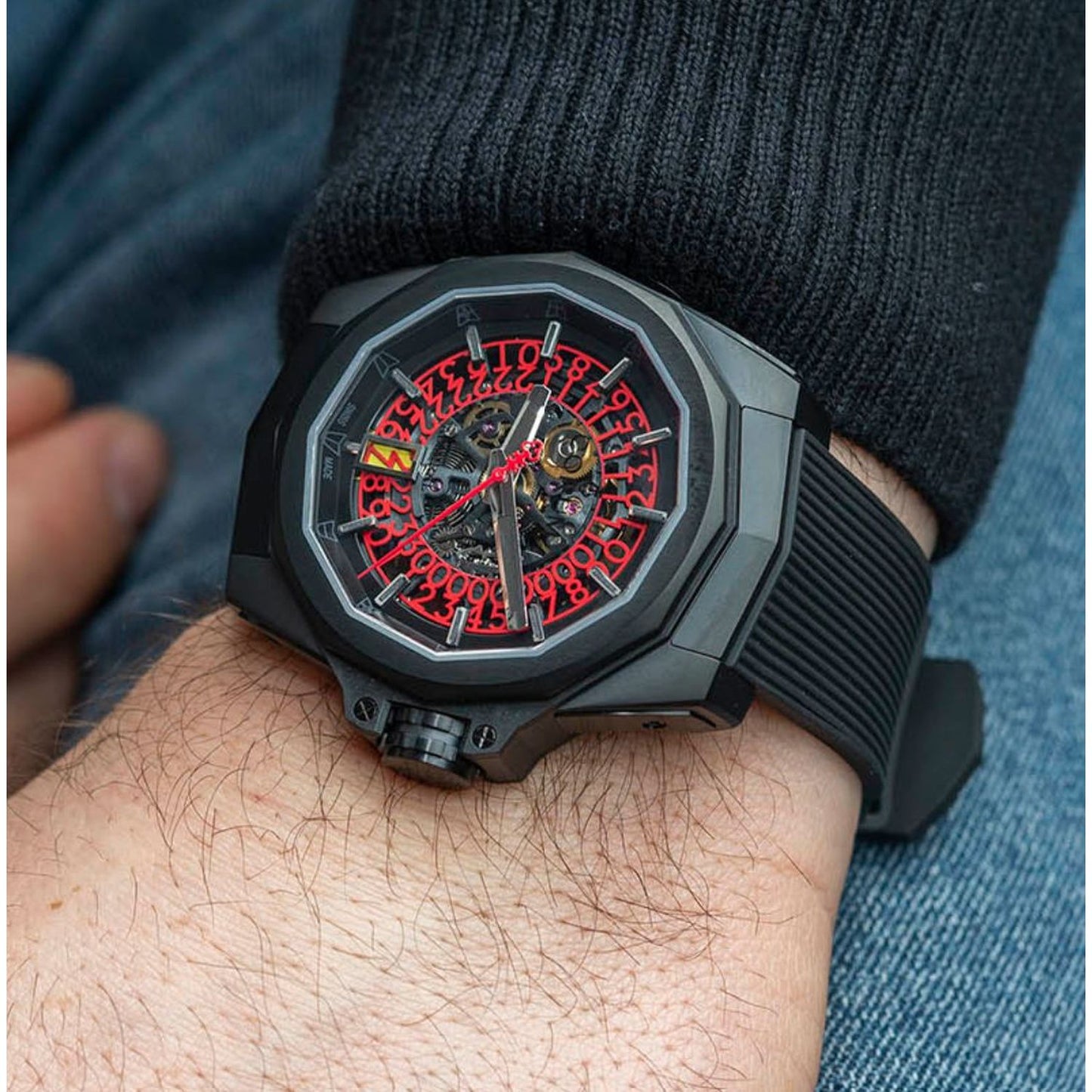 CORUM Admiral AC-One 45 Squelette